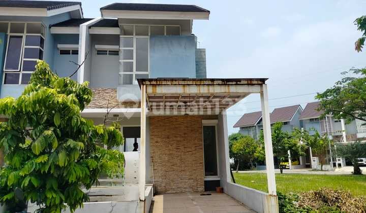 Disewakan rumah 2 lantai di Cluster Vasana Harapan Indah Bekasi