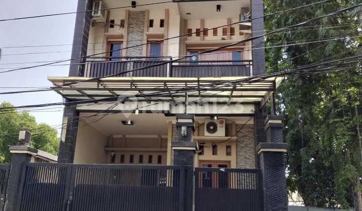 Rumah 3 Lantai Lokasi Strategis di Sunter, Jakarta utara