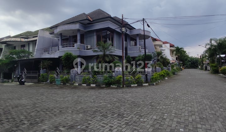 For Sale: Luxury House in a One Gate System Housing Complex in Sariharjo, Ngaglik, Sleman
