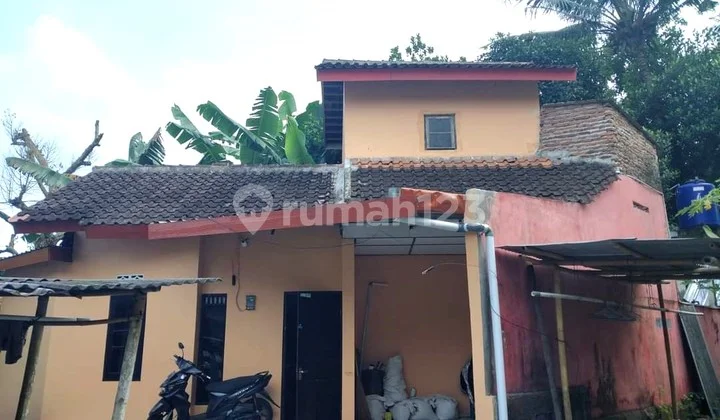 Dijual Cepat, Rumah 2 Lantai di Jl Magelang KM12, Tridadi, Sleman