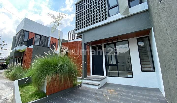 DIJUAL RUMAH ESTETIK INDUSTRIALIS DI SEWON BANTUL, YOGYAKARTA