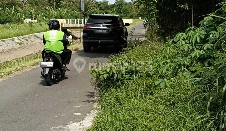 Dijual Tanah Luas di Area Strategis, Dekat Selokan Mataram, Mlati, Sleman