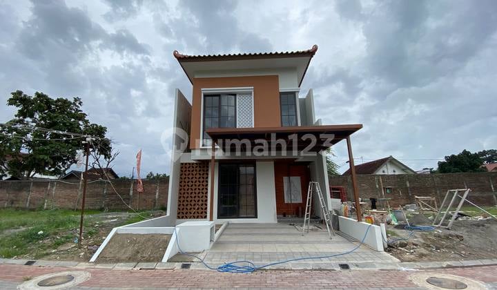 ONE GATE SYSTEM VILLA HOUSE IN THE HEART OF JOGJA CITY NEAR MALIOBORO