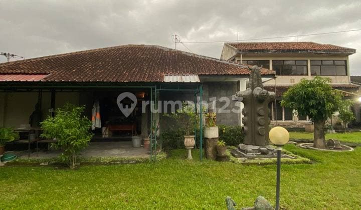 Rumah. Clasic. Kejawaan Banget,,,elegan Bikin Adem Nan Damai..!!