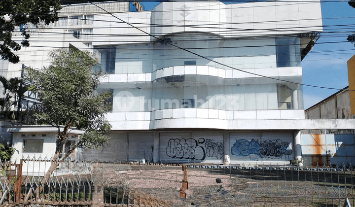 Ruang Usaha Jual-Sewa, Jl. Letjen S Parman