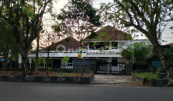House for Sale, Bogor Street