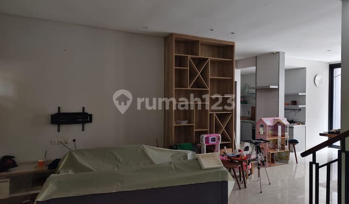 Disewa Rumah Full Furnished Green Lake City Cluster East Asia