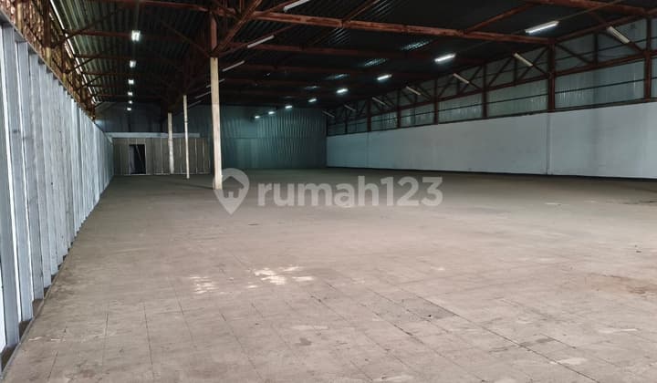 Warehouse for Rent in Rawa Buaya 1000M2 Ready to Use Includes Lift