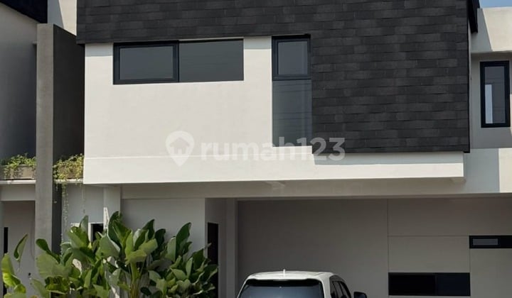 3-STORY JAPANDI CONCEPT HOUSE IN WEST SOLO