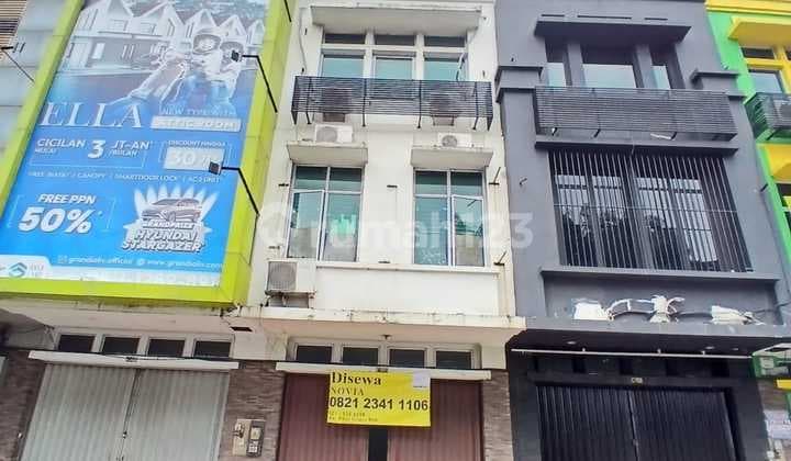 Disewa Ruko Strategis Hadap Jalan Raya Siap Huni di Ruko Toll Boulevard BSD City