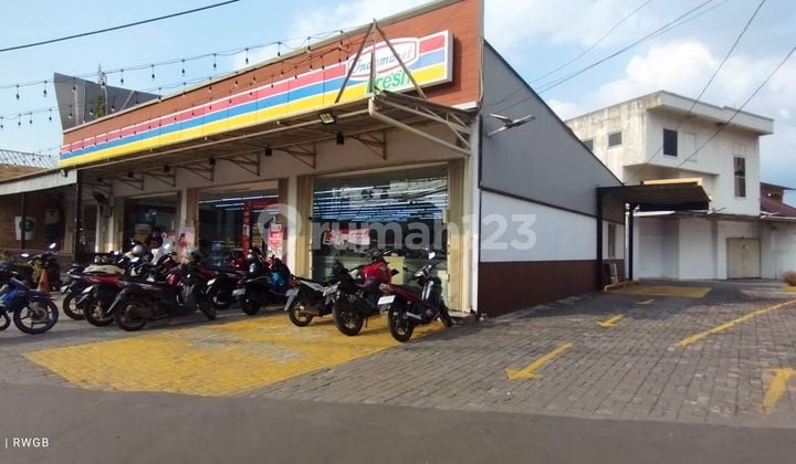 dijual cepat tanah kavling strategis sebrang kelurahan pondok jagung serpong tangsel ada bangunan indomaret kondisi ramai