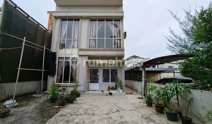 Rumah Mewah 2 Lantai