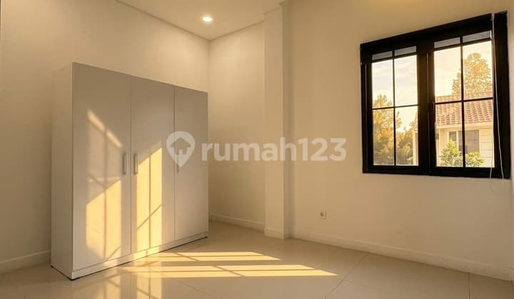 For Sale: Giriloka BSD House, 10x20, 4 BR, Ready to Move In