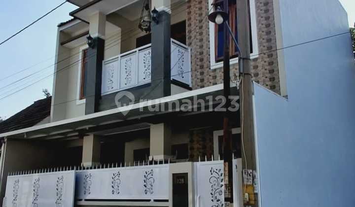 Rumah 2 Lantai Lokasi Strategis Di Gentan Solo