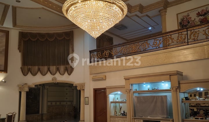 Rumah Mewah 2 Lantai Lokasi Strategis Di Pusat Kota Solo Baru