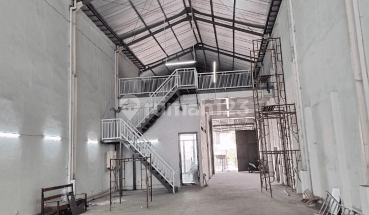 Gudang Siap Pakai di Jalan Raya Gilang, Taman, Sidoarjo