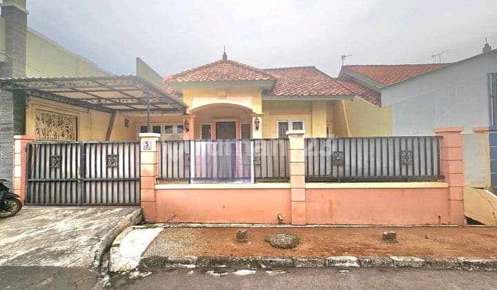 Rumah Jarang Ada Lokasi Stategis Di Bulevar Hijau.harapan Indah Bekasi