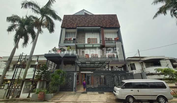 Dijual Rumah Mewah di Green Garden Jakarta Barat