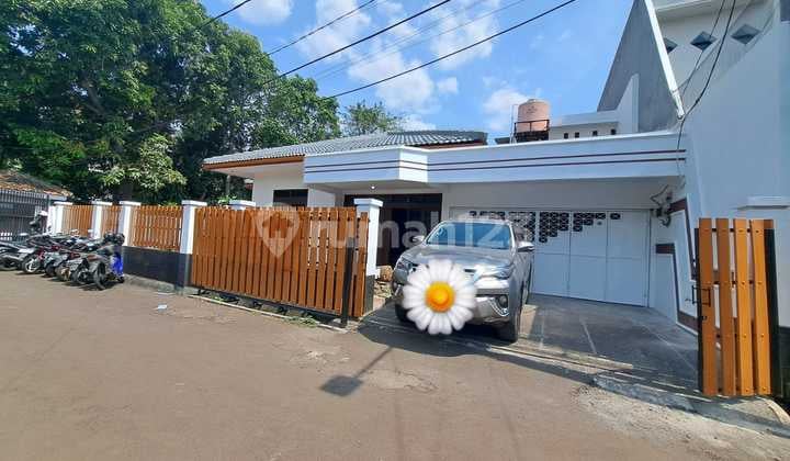 Dijual Rumah Besar di Kebayoran Lama Jakarta Selatan