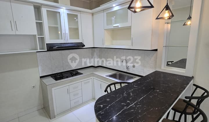 Disewakan Rumah Cantik Dekat Crown Summarecon Gading
