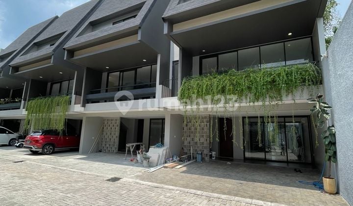 Dijual Murah Rumah Baru Di Kemang Selatan Jakarta Selatan, Dekat Kemang Raya, Eksklusive Hanya 8 Unit, Free Bphtb Dan Bebas Banjir.