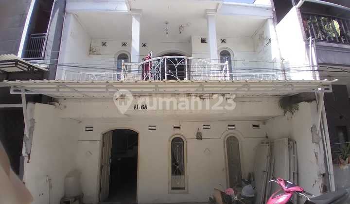 Rumah di Komplek Permata Biru di Cibiru Bandung