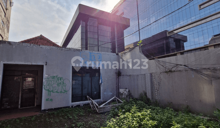 For sale, Menteng Area, Penataran, Land-Sized House.