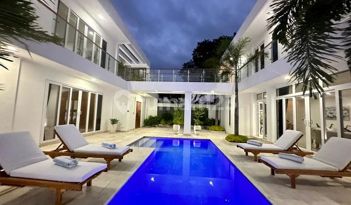 LUXURY VILLA IN PERERENAN