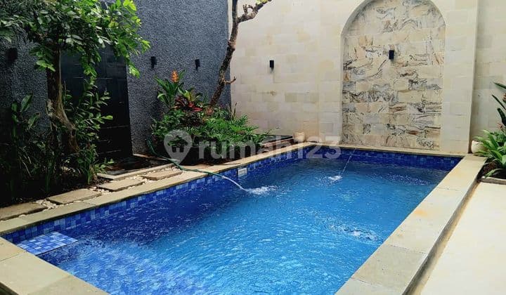 VILLA FOR SALE IN SANUR WITH 2 FLOORS AND A LARGE POOL