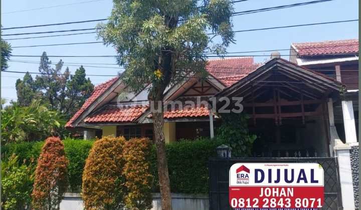 Modern House in Bukit Cimanggu City Bogor