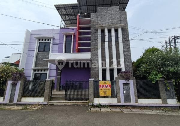 Rumah Luas Posisi Hook di Duta Kranji Bekasi