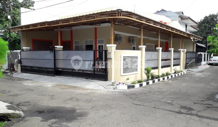 Dijual Rumah Posisi Hook di Klender Jakarta