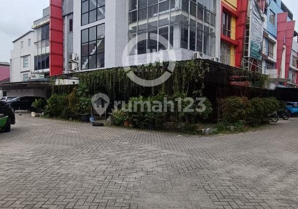 Disewakan Ruko Posisi Hook di Marga Jaya Bekasi