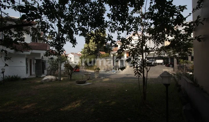 For Sale: Ready-to-Occupy House in Alamanda Tubagus Ismail Cluster with an Empty Plot Next to It.