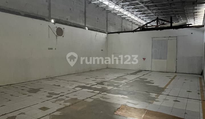 Warehouse in Jagakarsa, South Jakarta, Strategic Location