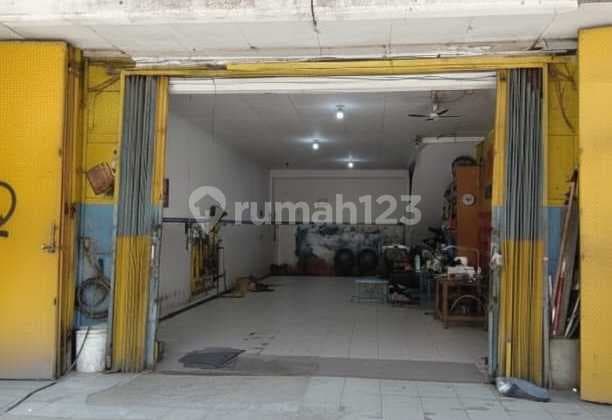 Ruko Bagus Siap Pakai Jalan Utama di Pejuang Bekasi Kota