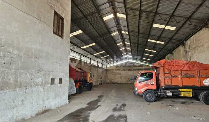 3 Gudang Gandeng Lokasi Strategis di Jalan Raya Narogong - Bekasi