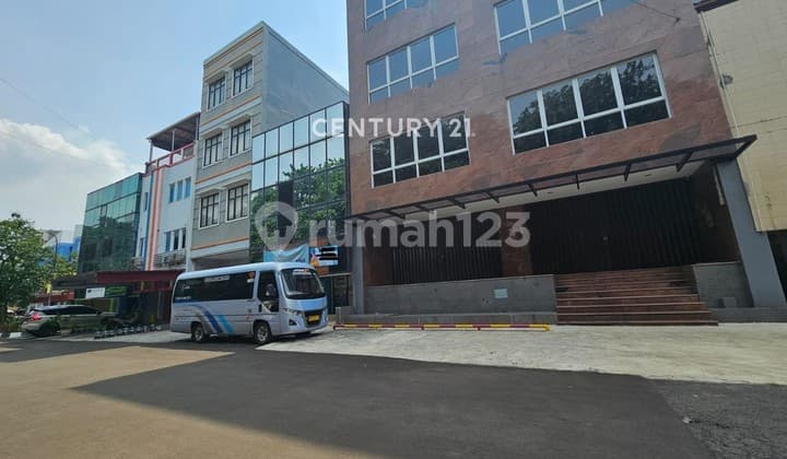 Ruko Berlokasi Strategis Cocok untuk Usaha di Pulomas