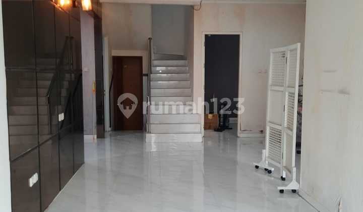 Rumah Hoek Mewah 6+1 Kamar di Harapan Indah - Bonus Kitchen Set
