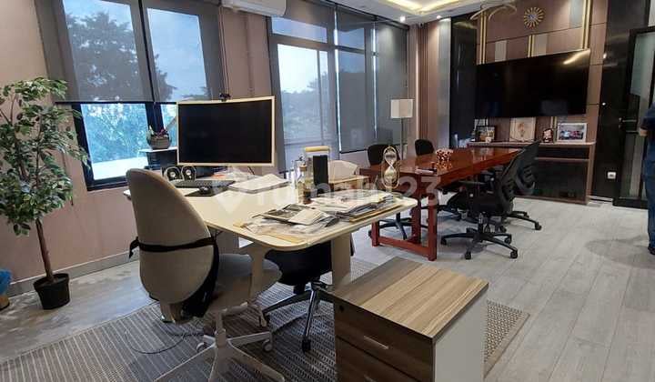 Kantor 4.5 Lantai dan Gudang 4 Lantai Siap Pakai Strategis di Sunter Jakarta