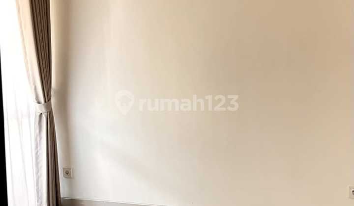 Beautiful Furnished Ready-to-Occupy House at Wisteria Metland Jakarta
