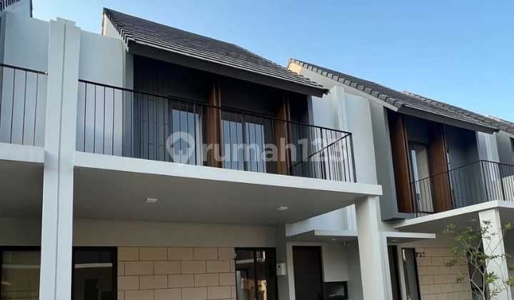 Move-In Ready Flood-Free House in Wisteria Metland Cluster