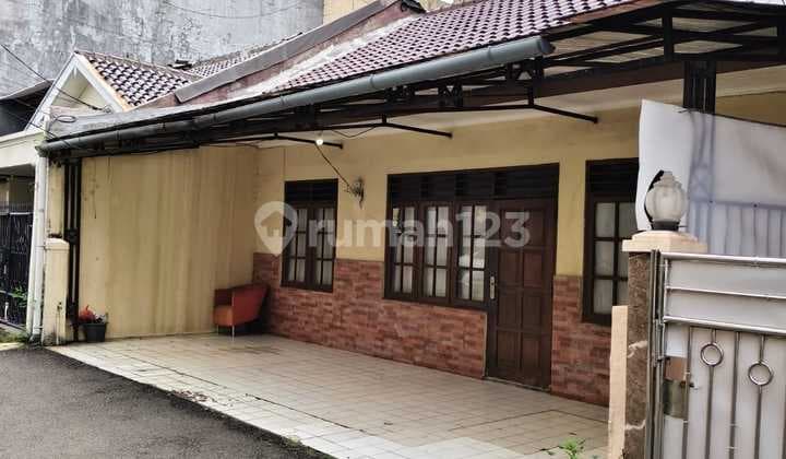 Dekat MRT Haji Nawi, Sma Cendrawasih