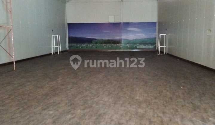 Tebet Komersial, Jalan Soepomo, Gudang, Padel, Sekolah