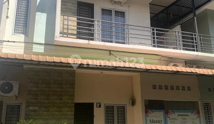 Rumah 2 Lantai Nyaman Lokasi Strategis di Komplek Aquila, Sei Sikambing, Medan