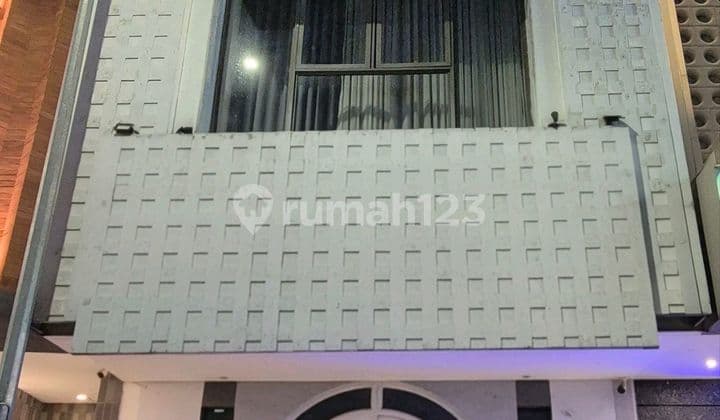 Disewakan Ruko Langka di Aniva (Pinggir Jalan), Gading Serpong