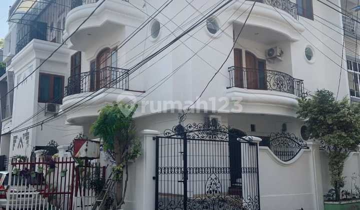 Rumah Mewah Siap Huni di Tambora Jakarta Barat