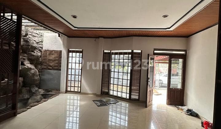 Rumah Dalam Komplek Siap Huni Jakarta Barat
