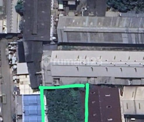 Wide Land Area of 2500m2 Located in a Warehouse Area