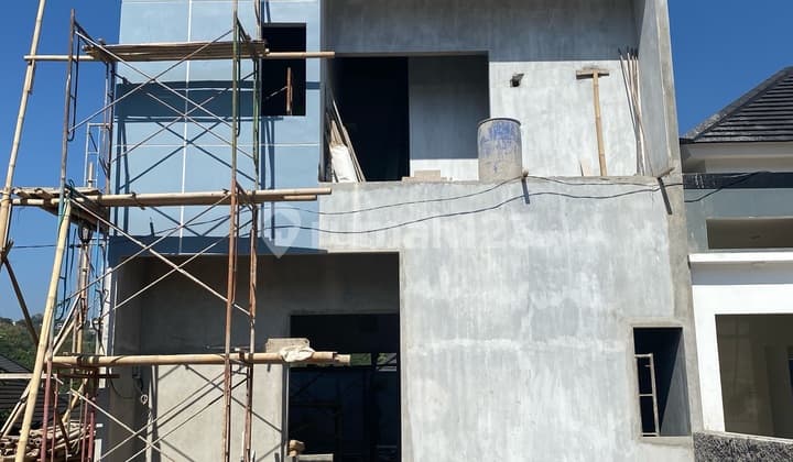 Rumah Mewah Ngaliyan Semarang. 2 Lantai Bisa Kpr.